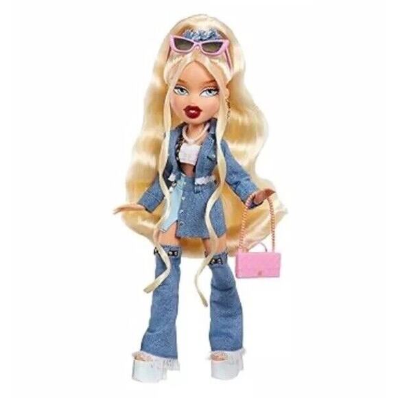 🔥Alwayz Bratz Cloe Fashion Doll with 10 Accessories and Poster BNWT🔥 - Picture 3 of 5